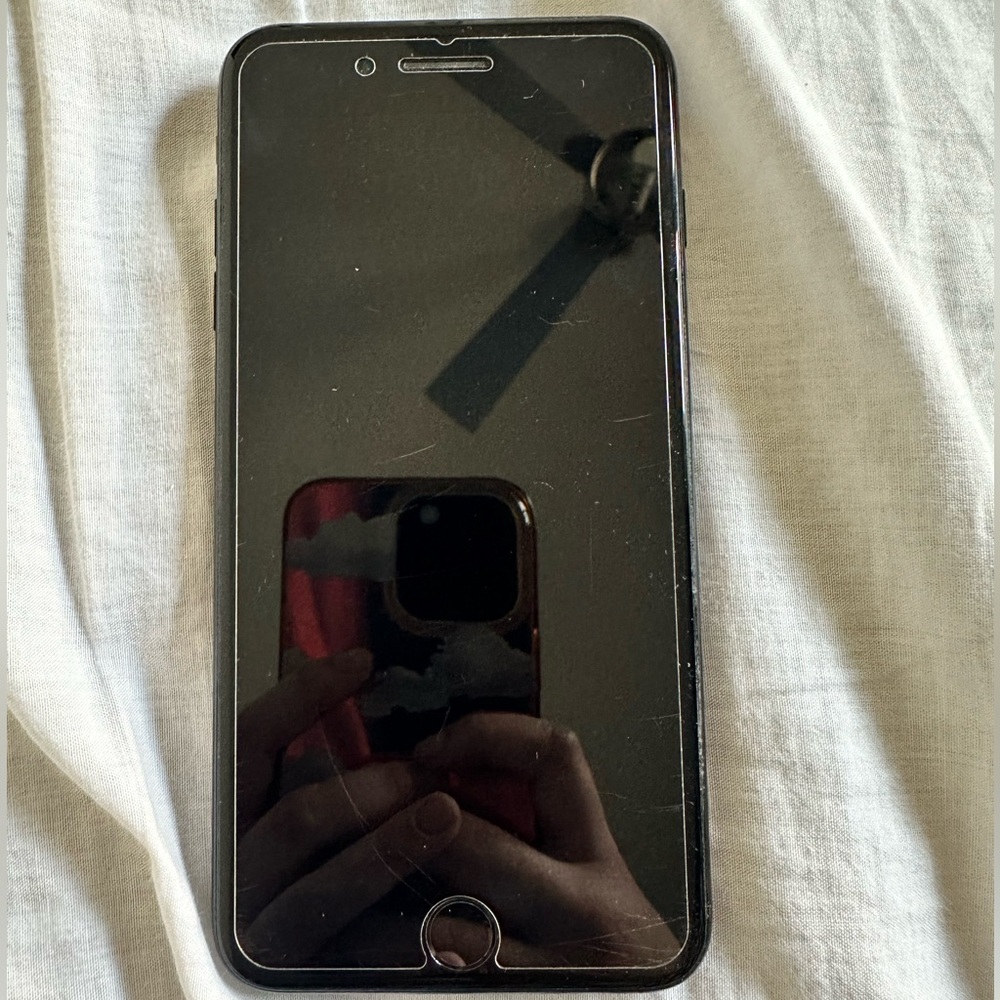Black iPhone 7 Plus 128GB